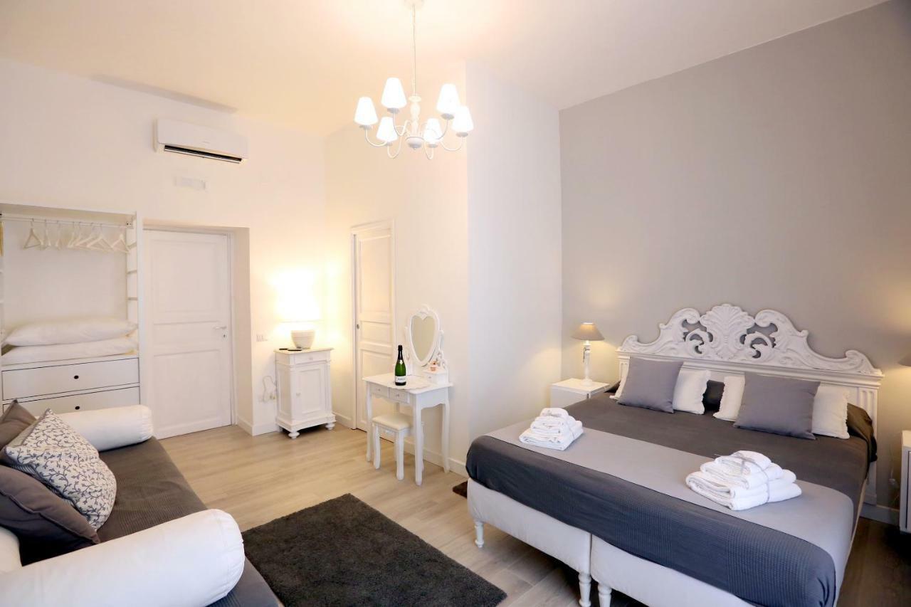 Bed & Breakfast Chiaia Bridge Naples